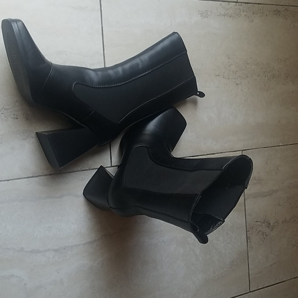 Ladies boots - Picture 4 of 4